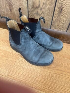 Blundstone-Inspired Women’s Chelsea Boots in Charcoal Gray
